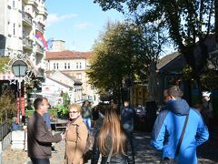 『ベオグラードのモンマルトル』とも称されるスカダルリヤのカファナの並ぶ歩行者天国スカダルスカ通り（Skadarska st.）をぶらぶら。