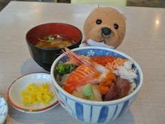 翌朝は、函館朝市で海鮮丼500円。