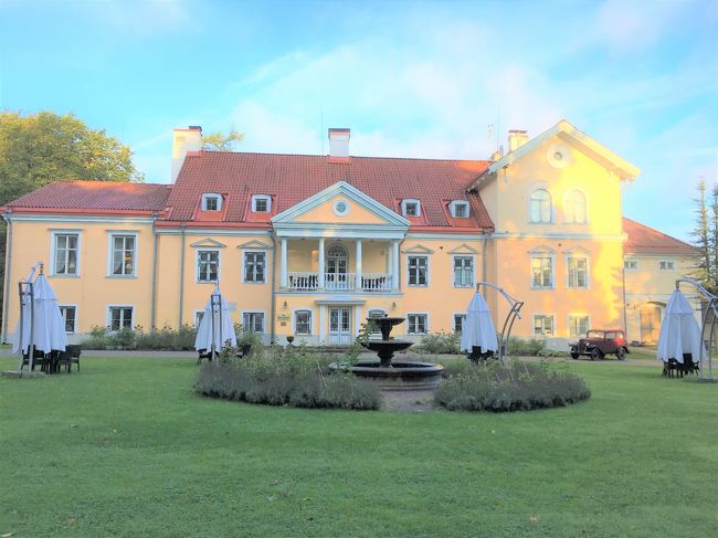 メインの建物。<br />色鮮やか。