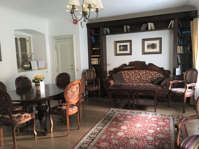 ゴージャスなラウンジ。