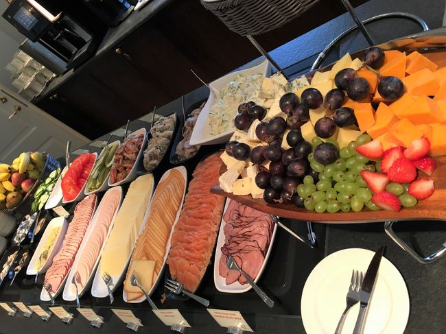 フルーツにハム・チーズもたくさん！