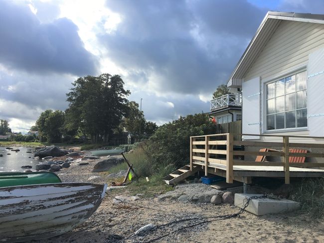 ・カスム村　<br />　ヴスのすぐ西側に突き出たフィンランド湾に面する小さな半島。古くから造船と船員教育の中心地として栄えた場所で、小さな海運博物館もある。