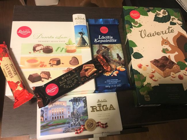 そのほかスーパーで購入したライマのチョコ。<br />いずれも１～２ユーロ程度でした。<br /><br />撮影忘れましたが、カレフのチョコも買いました。<br />同じく１～２ユーロ程度。<br />今回はお土産代が安くてよかった♪<br />