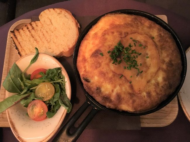 エスティンアパートメントは朝食がついてないので、<br />またまたカフェRUKISに朝食に来ました。<br />そして、またスフレオムレツｗ<br />だって美味しいんだもん。<br /><br />チェックアウトは12時半でＯＫということなので、スーツケースを置いて出てきました。