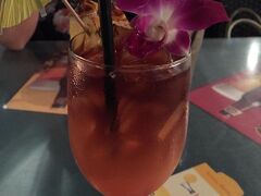 特大のステーキを平らげた後だと言うのに二次会…famous cocktail Mai Tai @ Aloha Table