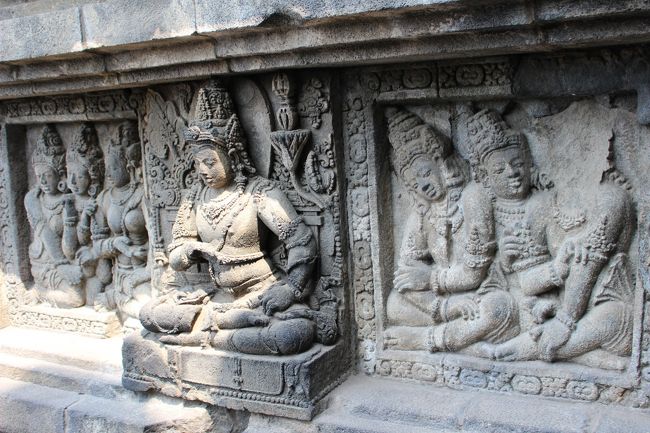 シバと女神たちと思われる