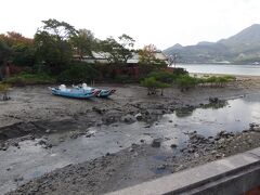 駅を出て左手に進むと公園があります。
淡水川沿いです。