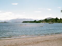 そして、湖畔へ。
湖おおいな。
ちょっとずつ景観がちがう。