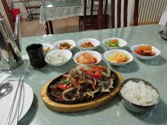 「ロデム」という韓国料理屋で夕食をとる。
なかなかおいしかった。