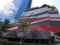 シンガポールはホテルも高いですね。
駅近、新しいことで決めた「Hotel Boss」ホテルＥｘｐｅｄｉａで、予約して、2泊で2万円です。