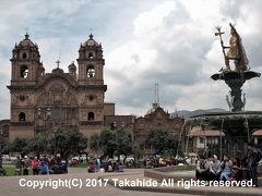 アルマス広場(Plaza de Armas)

ラ・コンパニーア・デ・ヘスス教会(Iglesia de la Compañía)とパチャクテク(Pachakutiq)皇帝の噴水です。

アルマス広場：https://translate.google.co.jp/translate?hl=ja&sl=es&tl=en&u=https%3A%2F%2Fes.wikipedia.org%2Fwiki%2FPlaza_de_Armas_del_Cuzco
ラ・コンパニーア・デ・ヘスス教会：https://en.wikipedia.org/wiki/Church_of_the_Society_of_Jesus_(Cusco,_Peru)
パチャクテク：https://ja.wikipedia.org/wiki/%E3%83%91%E3%83%81%E3%83%A3%E3%82%AF%E3%83%86%E3%82%AF