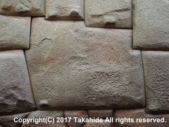 12角の石(Piedra de los doce ángulos)

インカの石組の中でも代表的な石です。


12角の石：https://en.wikipedia.org/wiki/Twelve_angle_stone