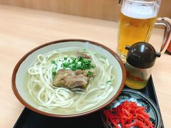 23時にもなっていたので、24時間営業のいちぎん食堂へ。ザ大衆食堂な感じです。

ソーキソバ680円にオリオンビールの発泡酒200円。コーレーグスという唐辛子を泡盛に漬けた調味料が効いて美味しいです。地元のおいちゃんたちがゆっくりしています。