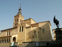 Iglesia de San Martín、サン・マルティン教会

12世紀に建てられたらしい。