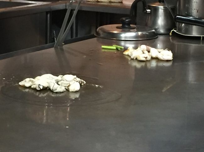 『八誠』<br />まず、牡蠣バター炒め