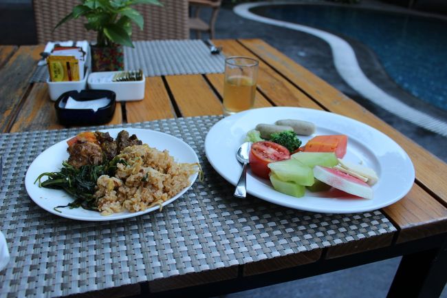 ちなみにこれが朝の食事。このくらいは食べないと。