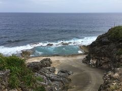 お次は南東部分にある「海軍棒プール」
プールのように囲われていますが、今日はちょっと波が高いですね