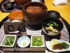 セントレアのまるや本店で昼食。
ひつまぶしを堪能！