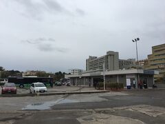 ☆Italy-Matera★

「マテーラ」
マテーラに到着。駅は地下にあり、地上に出てみるもサッシはどこにもありそうな雰囲気ではない。