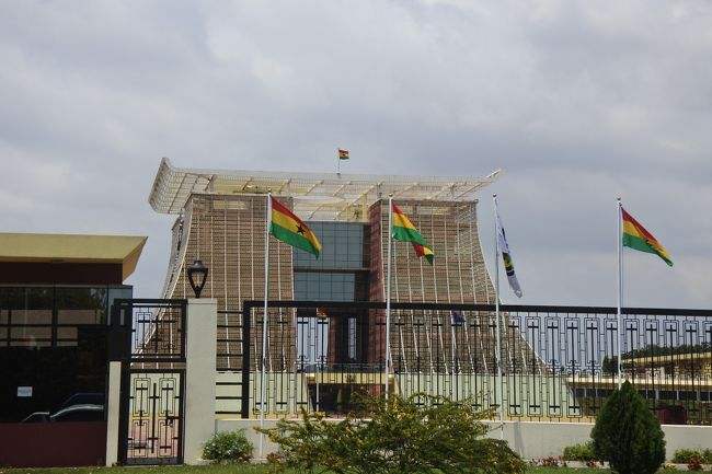 多分大統領官邸とかと思われる。なんかすごい形。