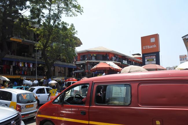 しかもタクシースタンドは大渋滞でこりゃタクシー捕まえるの無理と思って渋滞のない通りまでひたすら歩く。疲れてるし暑いしもう無理だー。タクシーを捕まえて場所を言うもちょっと遠いので20cediとなんか高い。バイタク欲しい。でも疲れ過ぎてダメなのでタクシー乗っちゃう。ホテルがわかりにくい＆タクシー運転手あまり知らないのでmap meでガイドしてホテル到着。