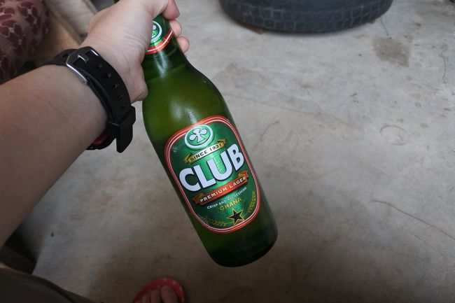 ATM発見し、無事にお金を降ろすことができた。今回ATMには恵まれた旅だ。<br /><br />宿に戻ってひたすらぼーっと、ビールも飲む。<br />やっぱり飲みやすい暑い国ならではの軽いビール。