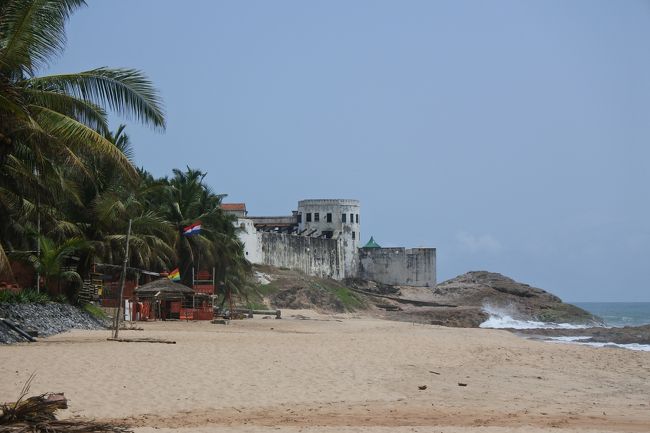 左を見ればすぐそこにCape Castle。