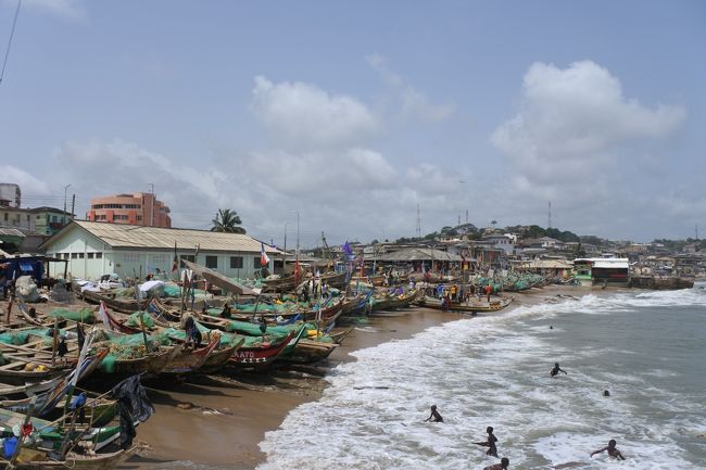 潮が高いのに子供がたくましく遊んでおります。<br />お約束のチーニーも言われますけどｗ