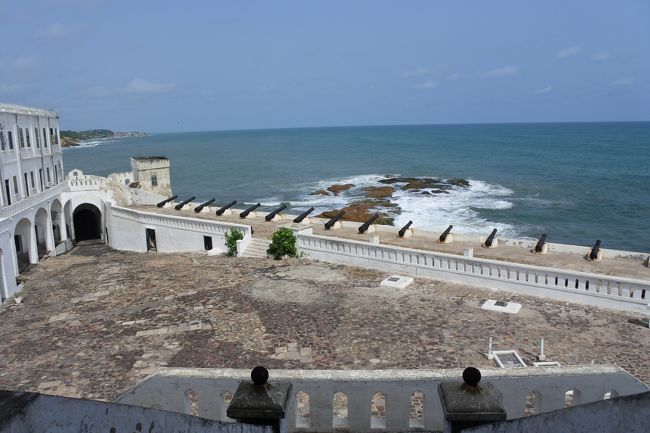 上なので奴隷エリアのニオイもなく、そりゃ快適だよね。人間なのに。。。って思っても当時は奴隷はモノだったんだろうな。悲しい。<br /><br />まぁそんな奴隷の歴史について学んだのでした。考えさせられます。