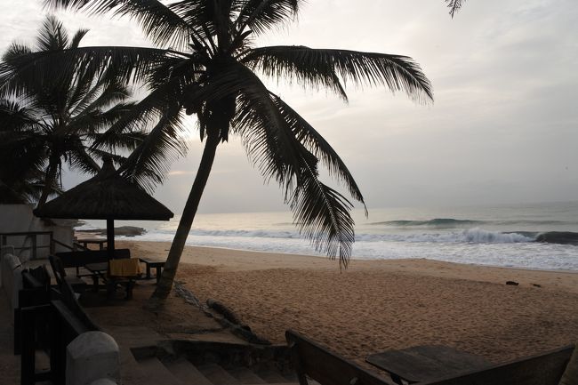 朝、早く目覚めたので海を見たらとても涼しくて気持ちいい。