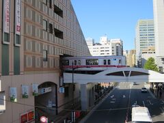 東京メトロ　後楽園駅

この電車は丸の内線（池袋行き）です。