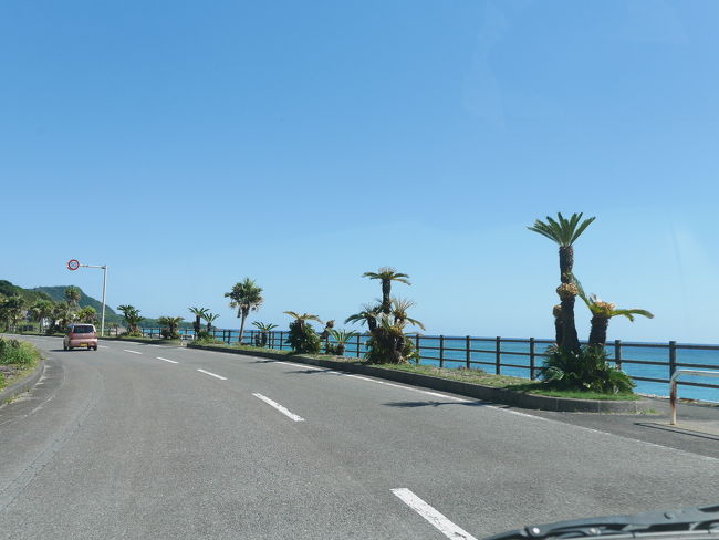 空港へのチェックインまでもう少し時間があるので、お昼を食べに行きます。