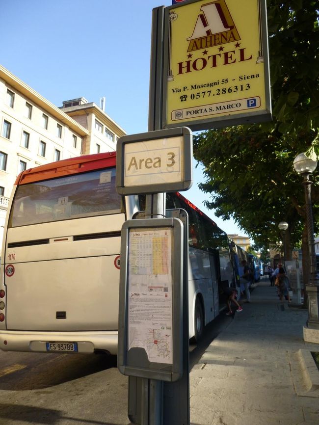 乗場<br /><br />8：20発のRAPIDA（急行）で