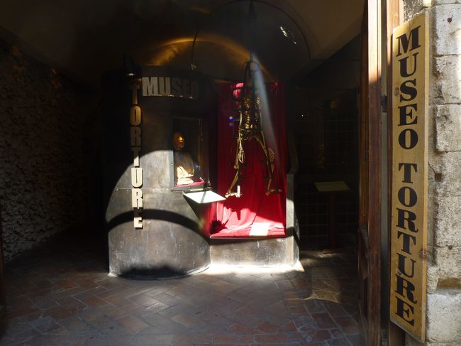 またまた拷問博物館<br /><br />なんとこの小さな街にあと2～3館あるらしい<br />重し系、吊るし系、刺し系・・・な～んてわかれてたり。しないか