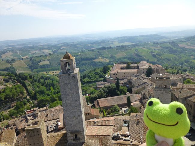 頂上<br /><br />おぉ～！<br />丘の上の街だ～。この天空感がたまらな～い！<br /><br />今回、アッシジ、オルヴィエート、モンタルチーノと丘の上続き<br />怒涛の天空景、五感で絶景浴びまくり