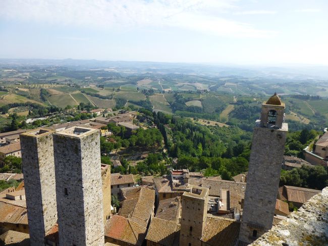 2本仲良く並んでいるのはTorre Salvucci、通称双子の塔<br /><br />これが72本って・・・<br />見てみたっちゃ見てみたい<br />