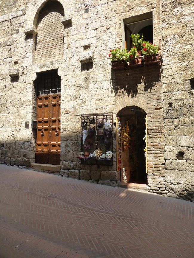 中世が息づく街並み<br />