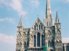 ソールズベリー大聖堂（Salisbury Cathedral）は修理中でした。
