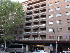 サラマンカまらマドリードまで約3時間。

本日マドリードで2連泊するホテルは、プラガです。余り治安が良い場所ではないようで、ロビーにもスリが潜入することがあるとのことでした。必要以上の心配はいらないですが、手荷物、身の回りの貴重品には注意した方が良さそうでした。
