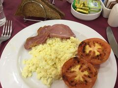10/1（日） 
7:30 ホテルで朝食。
ブリティッシュ・ブレックファーストを楽しめました。