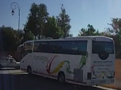 ワルザザードからティネリールの7:30発の民間バスに乗りました。2人で150km、1250円。
ティネリールで日本人長期旅行客に人気のリアドフレールさんの現地パートナーの方と待ち合わせ。トドラ渓谷で楽しい午後を過ごしました。

ただし正直言ってこの宿のコスパはほかの宿と比較すると、あまりよくなかったです。