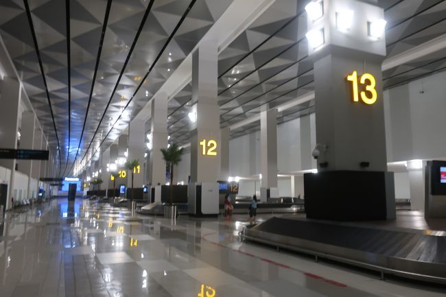 Terminal3はとにかく巨大。<br />飛行機を降りてから出口までがめちゃ遠い。。。