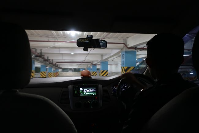 結果、1時間も浪費。<br />探している間はかなりイライラしていたけど、無事合流出来たことにまずは一安心。<br /><br />立体駐車場に止めていた車でホテルへと。