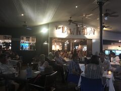 19時ツアーに含まれていた選べる夕食で選択したロープローンへ。
このお店は日本人がたくさんきていました。店員さんにも日本語がある程度通じます。