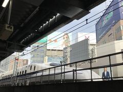 途中新橋駅。

この駅や東京駅は、もう15年位前ですが、小さな息子を連れて、毎週新幹線を見に来ていました。

ある日は撮影のためにホームに来ていたタレントさんに抱っこしてもらったり、偶然にもドクターイエローが来たり、結構思い出深い駅です。