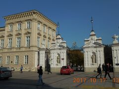 ワルシャワ大学。ポーランドの東大です。