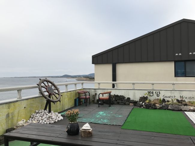 キッチンからテラスに出られます。