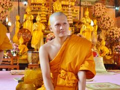 タイ実家訪問とミャンマーの旅
【タイ・ミャンマー】

仏教徒が圧倒的多数を占めるタイでは、男性は一生に一回は出家する習わしがあります。
この時は彼女の従兄が出家するので、得度式に参列すべく渡航。タイでは親族のつながりがビックリするほど強いので、結婚と並ぶ人生の一大イベントとなると行かない訳には行きません。
この頃既に結婚を見越していた我々は、ちゃっかりバンコクで両家の両親顔合わせを画策。
同時に国際結婚に必要な各種書類を揃えるべく奔走。
ついでにミャンマーへもサイドトリップを企てちゃいました。
更にはタイ深南部に住む彼女のお婆ちゃんへ、結婚の挨拶も含めて日帰り。
思い返すだけでも内容盛りだくさん、お腹いっぱいの旅でしたね…。

━━━━━━━━━━━━━━━━━━━━━

Part 1 - JAL 成田→バンコク
https://4travel.jp/travelogue/11147867

Part 2 - ミャンマーのビザを取得せよ！
https://4travel.jp/travelogue/11148868

Part 3 - 従兄、仏門に入るの巻
https://4travel.jp/travelogue/11149365

Part 4 - 続・従兄、仏門に入るの巻
https://4travel.jp/travelogue/11150722

Part 5 - バンコクエアウェイズ バンコク→ヤンゴン
https://4travel.jp/travelogue/11152649

Part 6 - 古都バゴー経由でチャイティヨーへ！
https://4travel.jp/travelogue/11153613

Part 7 - ミャンマー名物、ゴールデンロック
https://4travel.jp/travelogue/11158292

Part 8 - 商都ヤンゴンを駆け足で巡る
https://4travel.jp/travelogue/11161385

Part 9 - バンコクエアウェイズ ヤンゴン→バンコク
http://4travel.jp/travelogue/11162442

Part 10 - 独身を証明しよう
https://4travel.jp/travelogue/11164359

Part 11 - タイエアアジア バンコク → ハートヤイ
https://4travel.jp/travelogue/11164383

Part 12 - 深南部へ突入せよ。
https://4travel.jp/travelogue/11168360

Part 13 - タイエアアジア ハートヤイ→バンコク
https://4travel.jp/travelogue/11170072

Part 14 - お菓子作りのお手伝い
https://4travel.jp/travelogue/11170092

Part 15 - JAL バンコク→成田
https://4travel.jp/travelogue/11170098

総集編
https://4travel.jp/travelogue/11170100