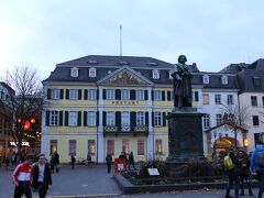 ベートーヴェンの像があるミュンスター広場。
