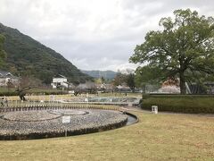 城の麓は、吉香公園として綺麗に整備されています。